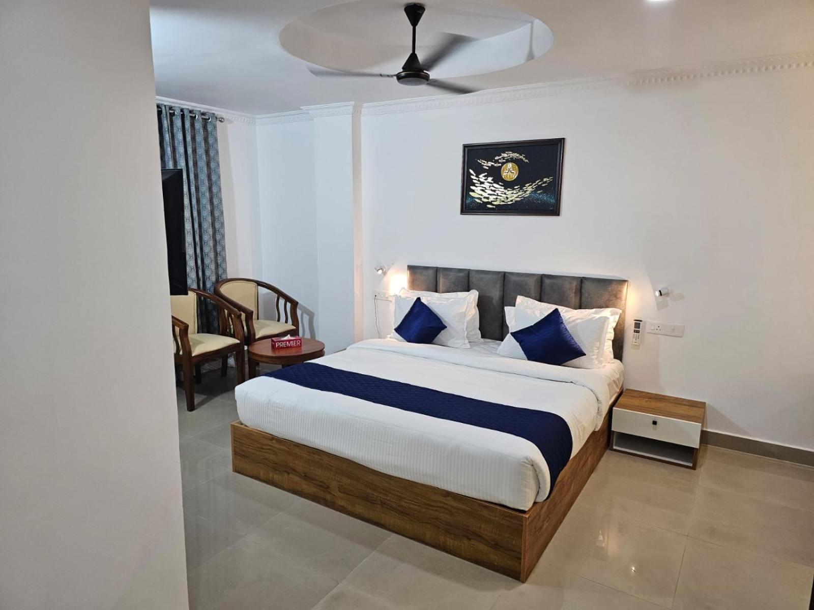 Pearl Residency Ayoor Exterior foto