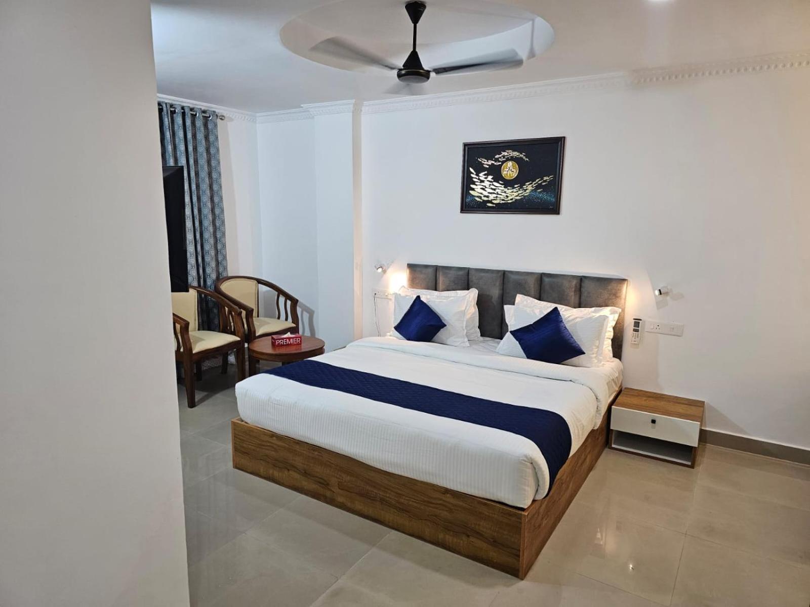 Pearl Residency Ayoor Exterior foto